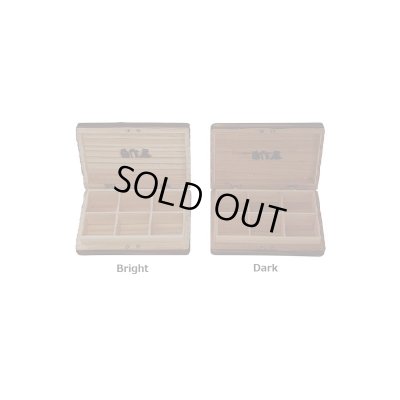 Photo9: "Jisaku-ya" Sugi-yaki Wooden Kebari Case (6 Compartments) Magnet type