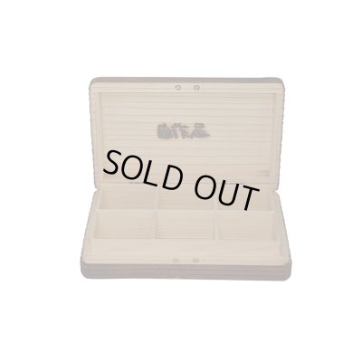 Photo4: "Jisaku-ya" Sugi-yaki Wooden Kebari Case (6 Compartments) Magnet type