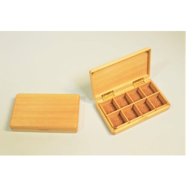 Photo1: Kura-san's Wooden Kebari Case (8 Compartments) Magnet type (1)